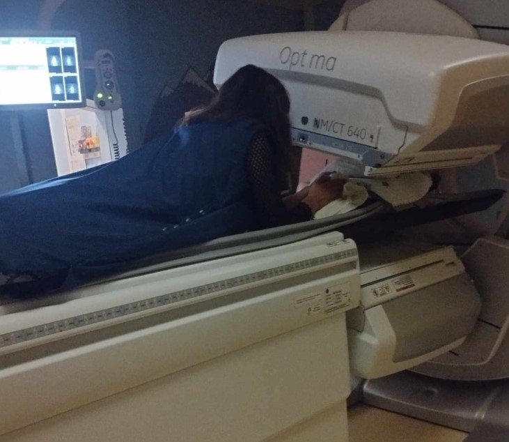 Ακτινολόγος εισήλθε σε τομογράφο μαζί με εγκαταλελειμμένο βρέφος – «Θεώρησα σωστό να πάρουμε μαζί την ακτινοβολία»