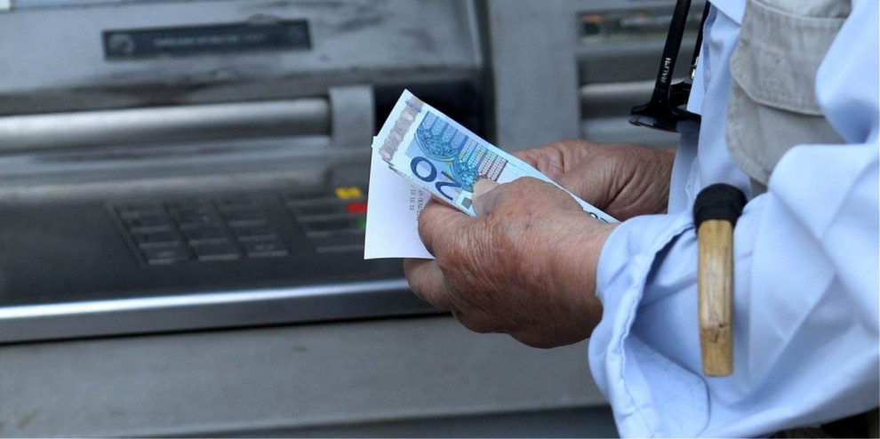 Πόσα χρόνια παίρνουν σύνταξη οι Έλληνες ασφαλισμένοι