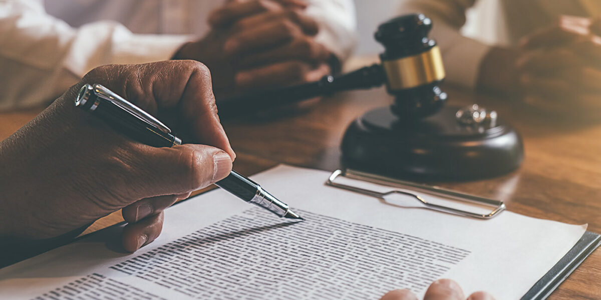 Δημόσιο: Κέρδισαν αποζημίωση λόγω «ηθικής βλάβης» για μη χορήγηση σωστών ρεπό