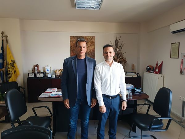 ΣΥΝΑΝΤΗΣΗ ΤΟΥ ΔΗΜΑΡΧΟΥ ΣΠΑΡΤΗΣ, ΜΙΧΑΛΗ ΒΑΚΑΛΟΠΟΥΛΟΥ ΜΕ ΤΟΝ ΔΗΜΑΡΧΟ ΑΘΗΝΑΙΩΝ, ΧΑΡΗ ΔΟΥΚΑ 