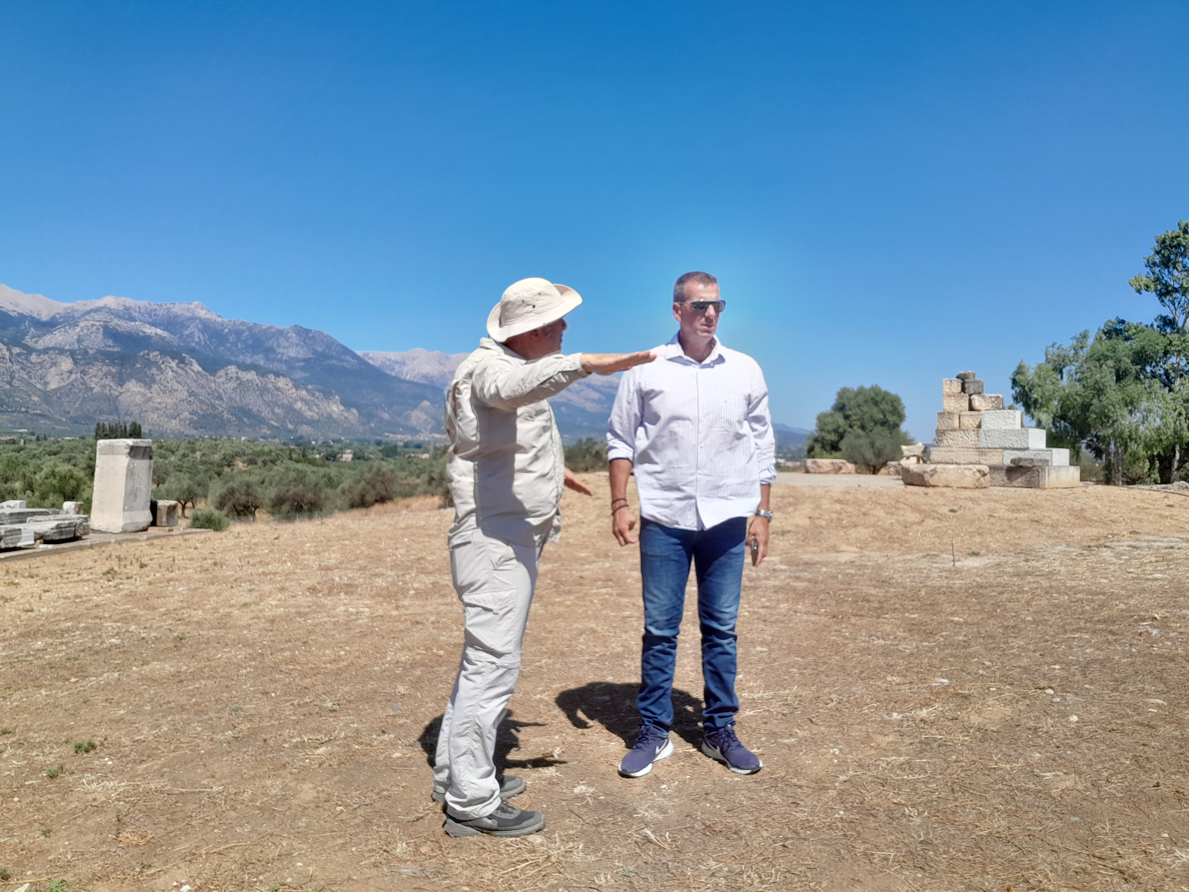 Ενημέρωση του Δημάρχου Σπάρτης για την εξέλιξη των εργασιών του Ερευνητικού Προγράμματος Αμυκλών