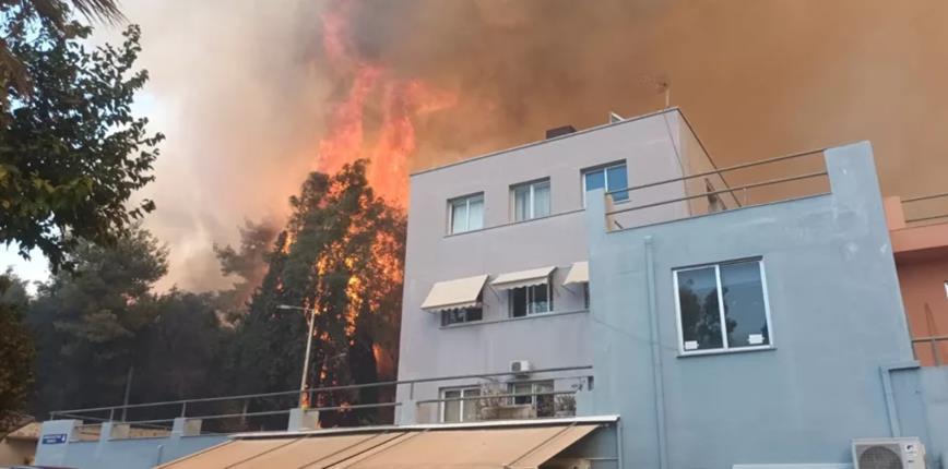 Φωτιά στην Πάτρα: Προσήχθη γυναίκα που απειλούσε ότι θα κάψει την περιοχή