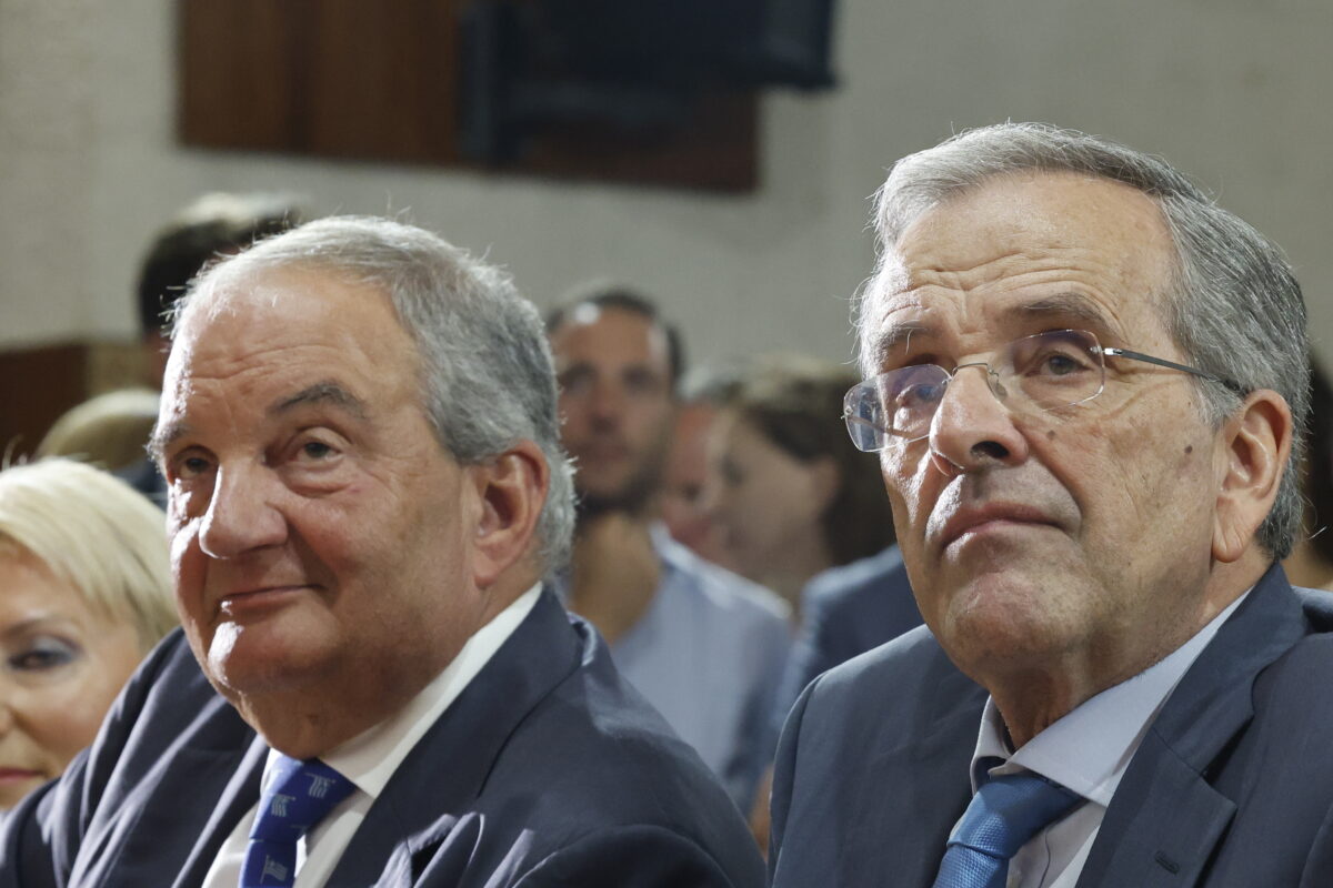 Κοινό μέτωπο Σαμαρά -Καραμανλή κατά Μαξίμου