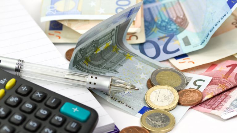 Αύξηση μισθών από σήμερα με τη νέα φορολογική κλίμακα