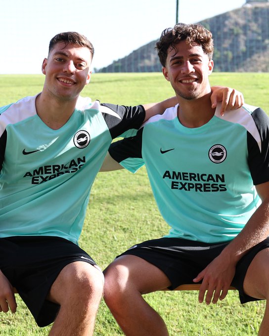 Η ...ελληνική φωτογραφία της Μπράιτον με Τζίμα και Κωστούλα