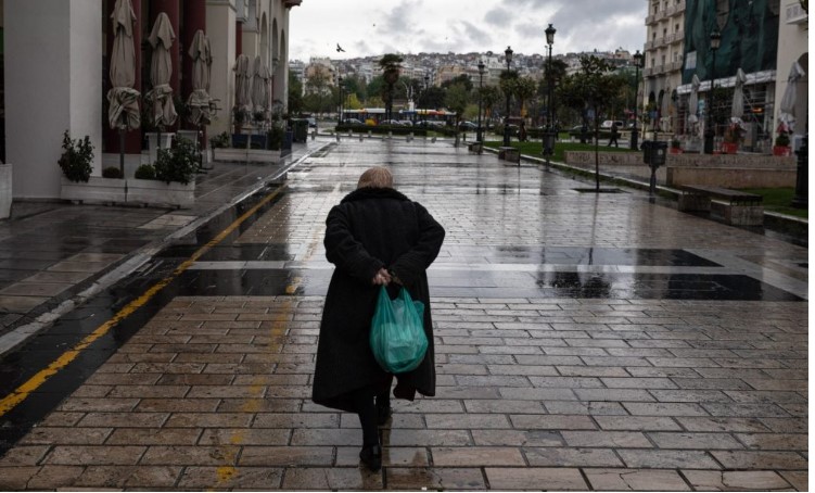 Εκτόξευση αιτήσεων συνταξιοδότησης για να προλάβουν τα νέα όρια