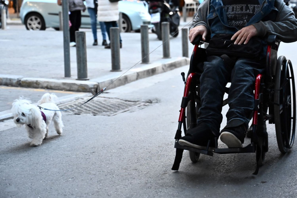 Επίδομα 165 ευρώ τον μήνα για ΑμεΑ