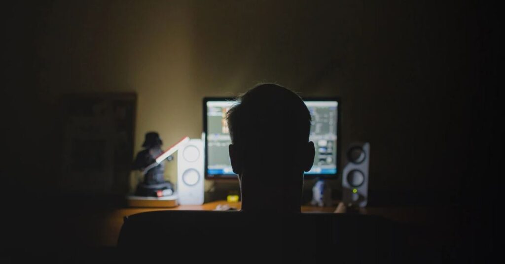 Eπιτήδειος πήρε 800 ευρώ από πυρόπληκτο που έμενε σε αυτοκίνητο