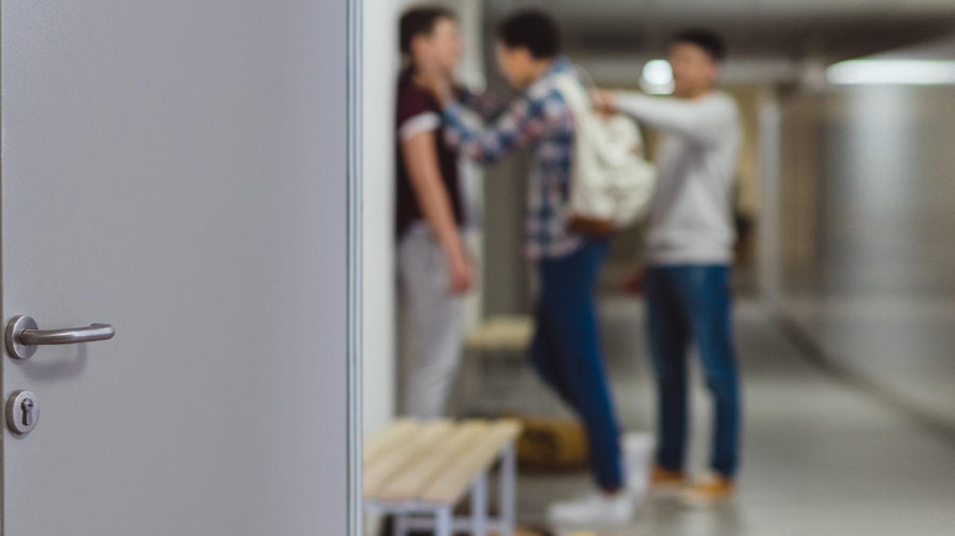 Βία ανηλίκων: Συμπλοκές, μαχαίρια, ληστείες, ακόμα και... ξύρισμα - Ανησυχητικές διαστάσεις παίρνει το φαινόμενο