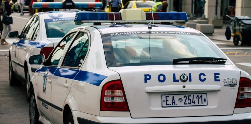 Ανήλικοι Ρομά έκλεψαν SUV, καταδιώχθηκαν και συνελήφθησαν