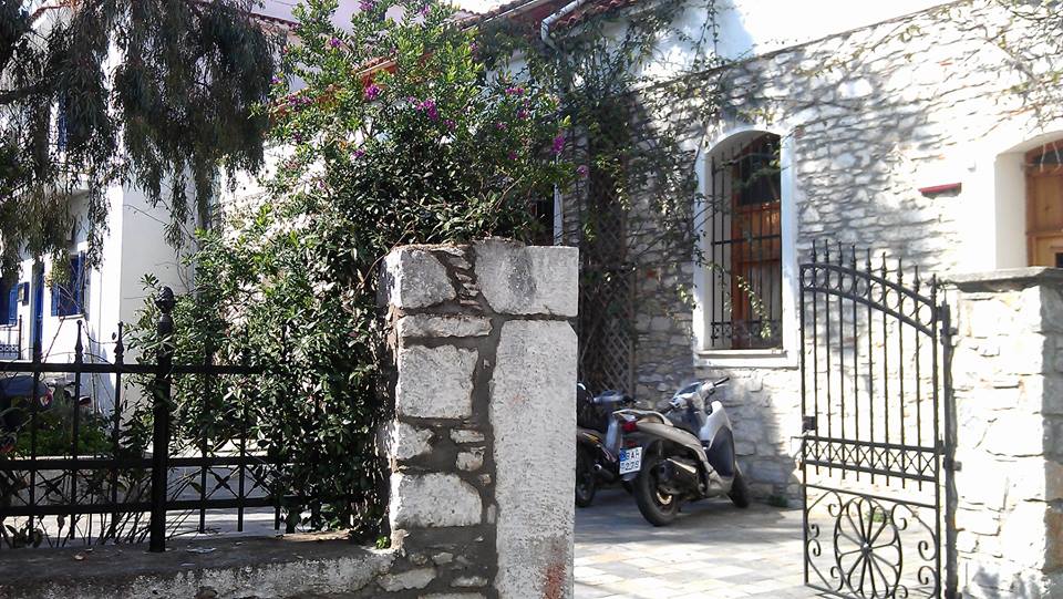 Ανήλικος βρήκε και παρέδωσε τσάντα αντιδημάρχου