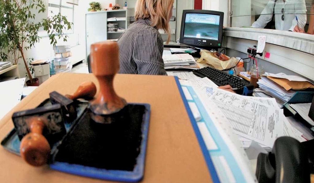 Δημόσιο: Νέα άρνηση για 13ο και 14ο μισθό