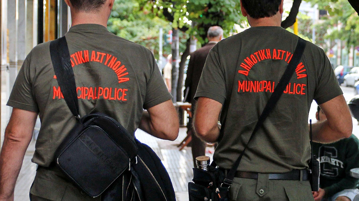Οι ταρίφες και τα υπεράνω υποψίας πρόσωπα της συμμορίας δημοτικών υπαλλήλων στην Αθήνα