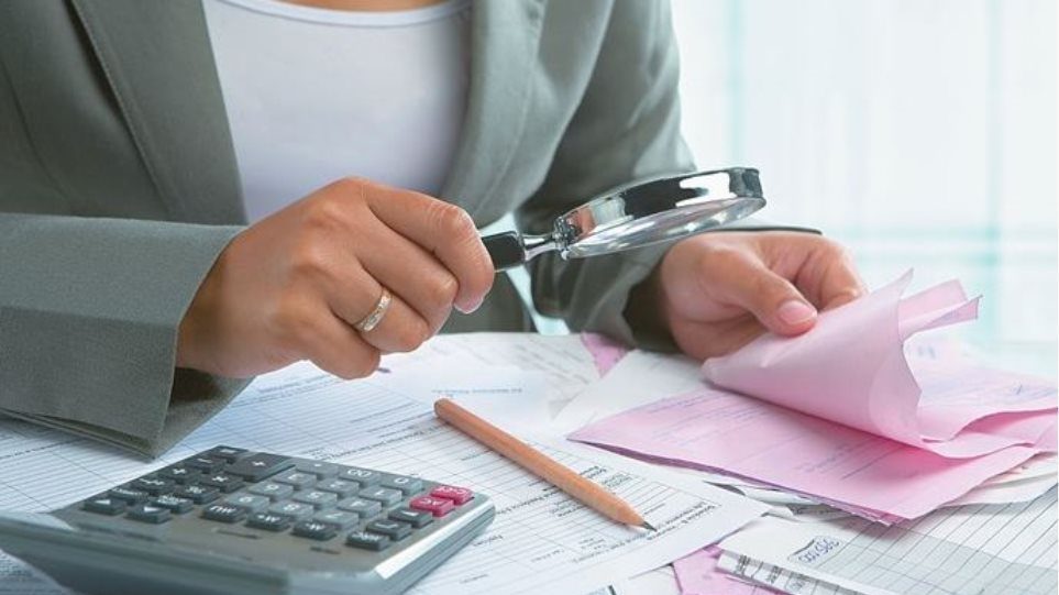 Μπλόκο εφορίας σε άκυρες παροχές και δωρεές