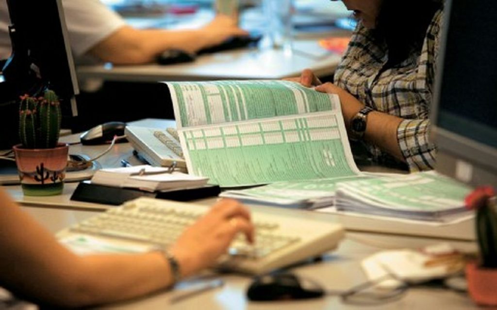 Εφορία: Σταθερά για 2 χρόνια τα επιτόκια για ληξιπρόθεσμες οφειλές