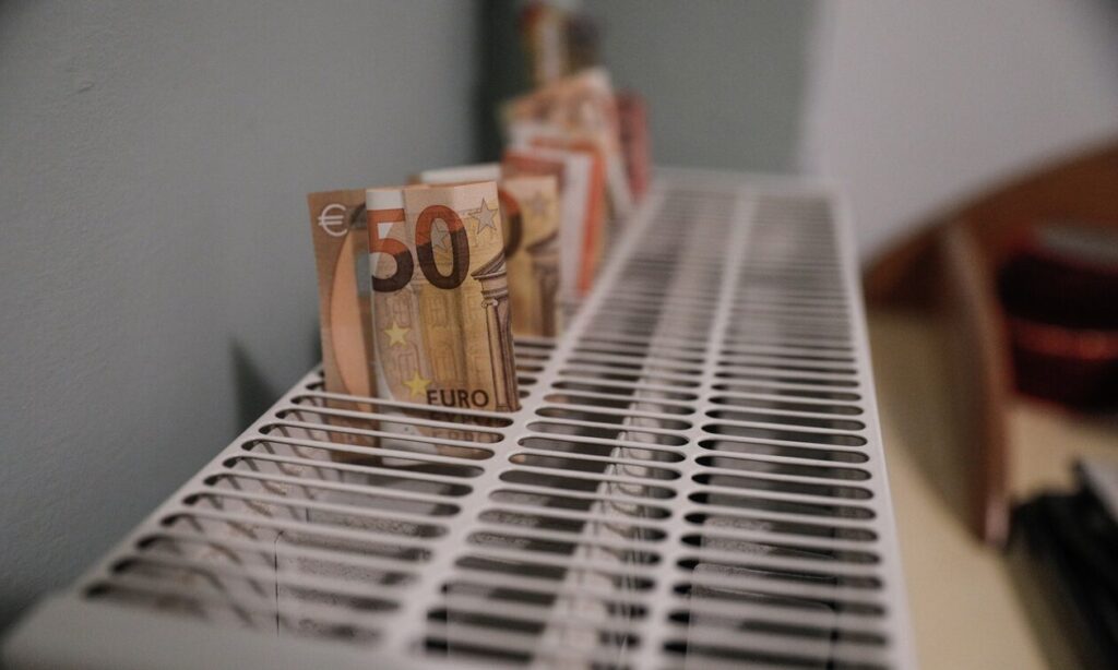 Πριν τα Χριστούγεννα το 60% του επιδόματος θέρμανσης