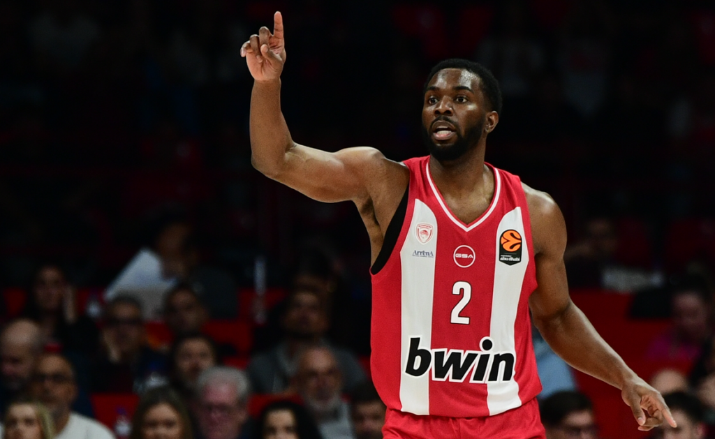 Παναθηναϊκός AKTOR: Ευχές στον Έβανς για ανάρρωση