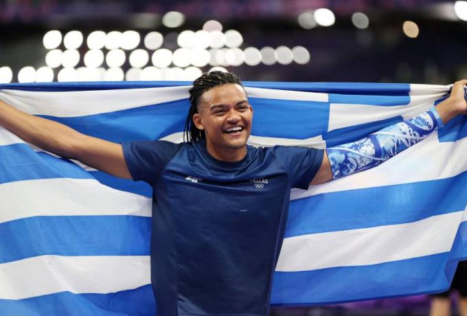 Αποθέωσε τον Καραλή ο Τσιτσιπάς