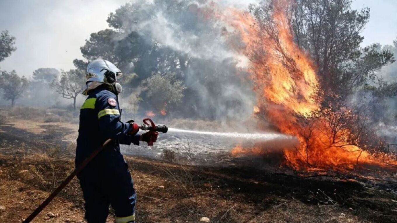 Πυροσβεστική: 52 αγροτοδασικές πυρκαγιές το τελευταίο εικοσιτετράωρο σε όλη την χώρα