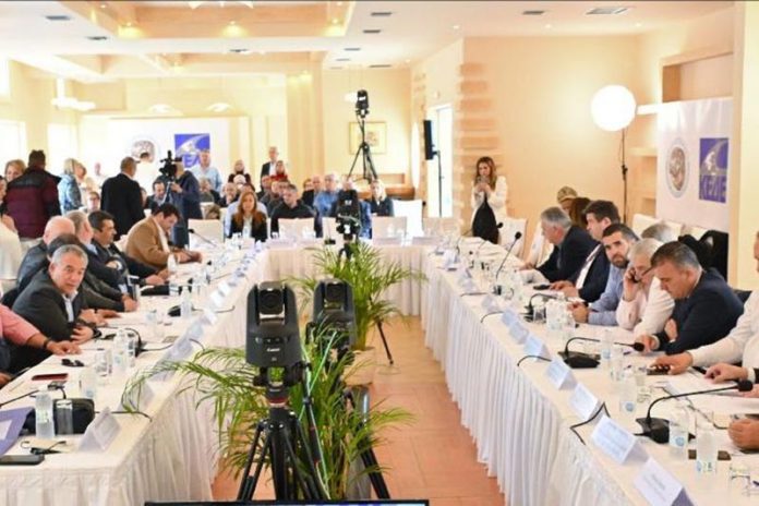 10.000 θέσεις απασχόλησης σε μικρούς Δήμους διεκδικεί η ΚΕΔΕ