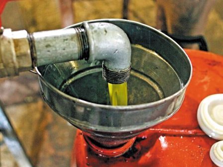 Ελαιόλαδο: Κόστη, δάκος, μείωση παραγωγής και τιμές γύρω στα 5 ευρώ