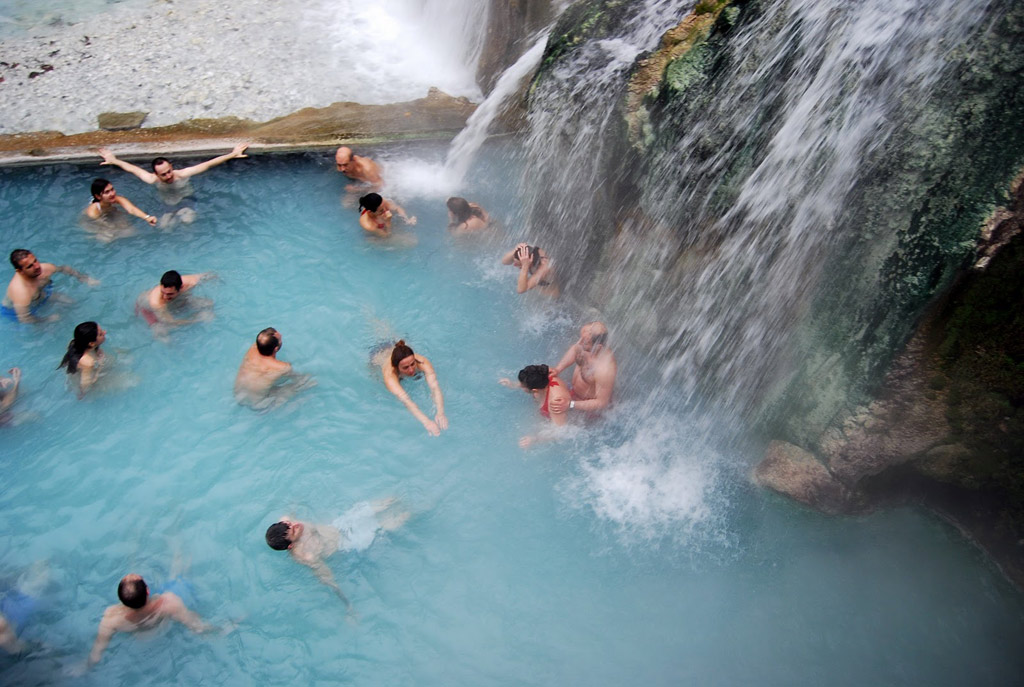 ΕΟΠΠΥ: Ποιοί δικαιούνται επίδομα λουτροθεραπείας