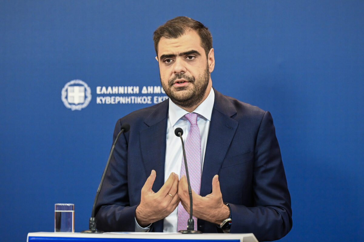 Μαρινάκης: Παρατείνονται οι επιδοτήσεις στα καύσιμα έως τα μέσα Νοεμβρίου