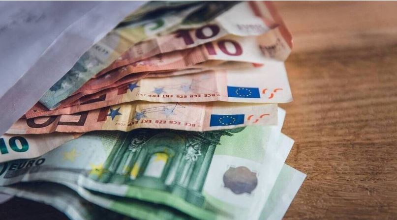 Κατώτατος μισθός: Πότε-πόσο θα αυξηθεί–Τί θα ισχύσει για το Δημόσιο