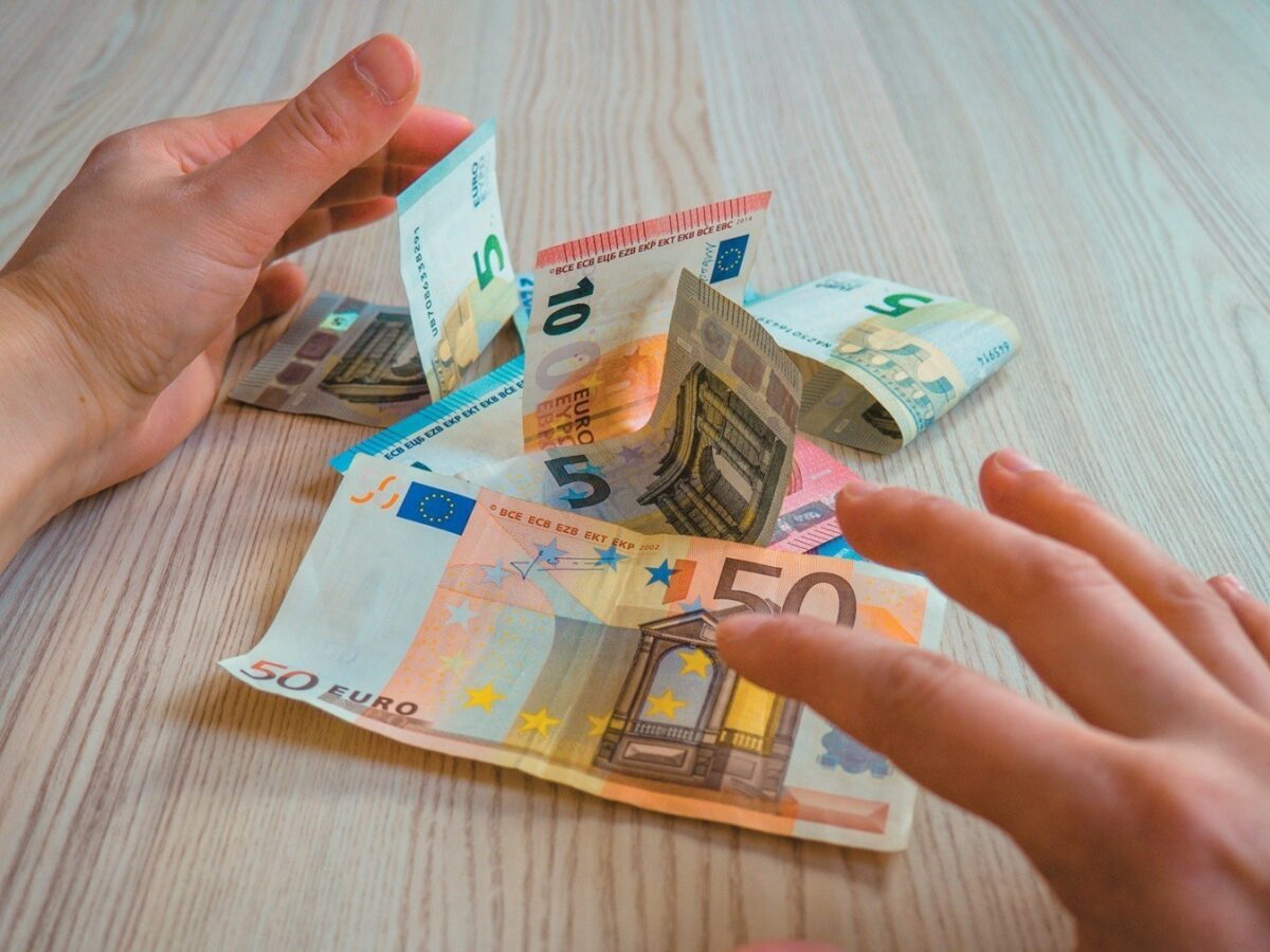 Ποιοί δικαιούνται Επίδομα 200 ευρώ από τον ΕΟΠΥΥ