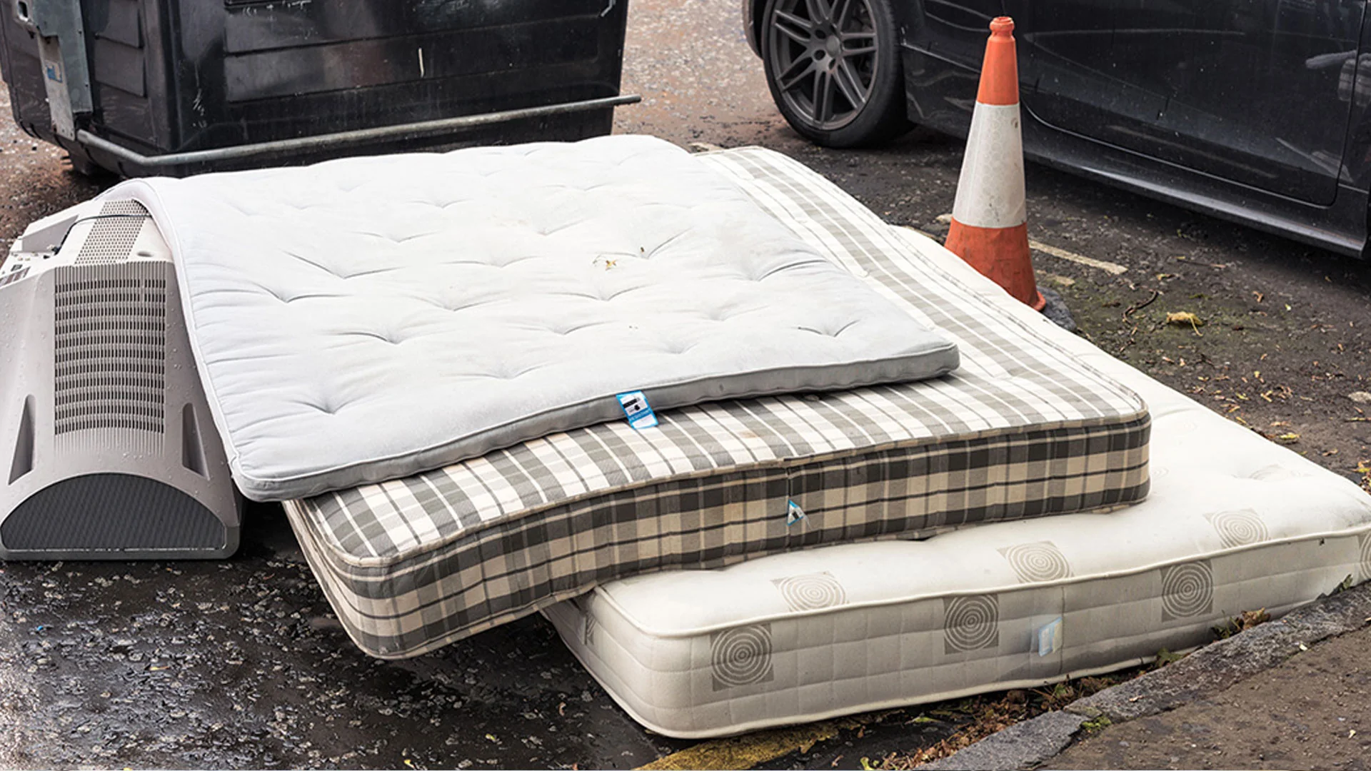 Κόστος στους Δήμους από τα 450.000 στρώματα/έτος στα σκουπίδια  