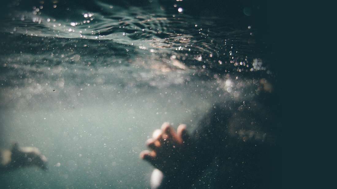 Πόσες ώρες μετά το φαγητό επιτρέπεται το μπάνιο στη θάλασσα