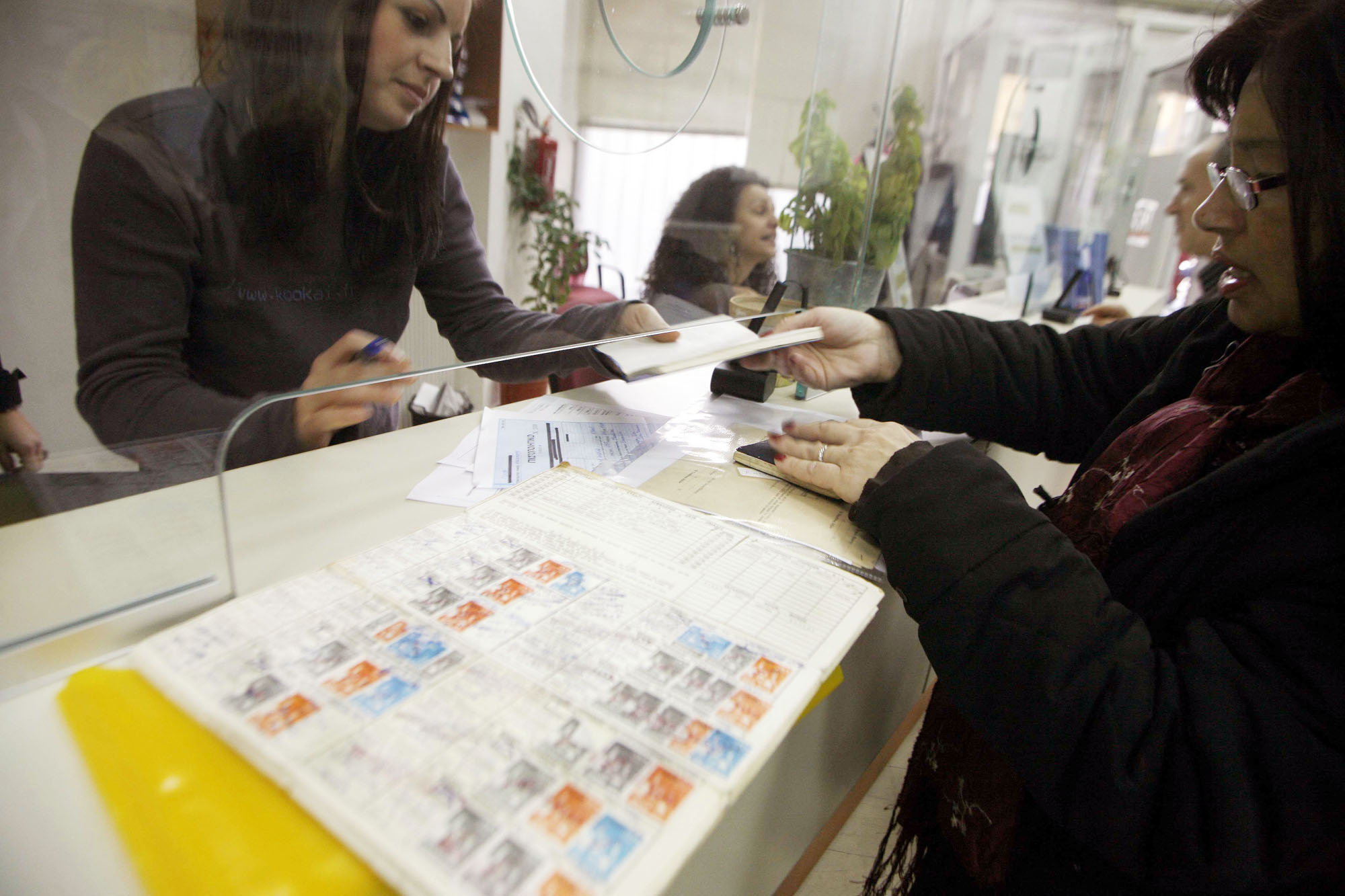 Δεν αναμένεται αύξηση ορίων ηλικίας συνταξιοδότησης για το 2027