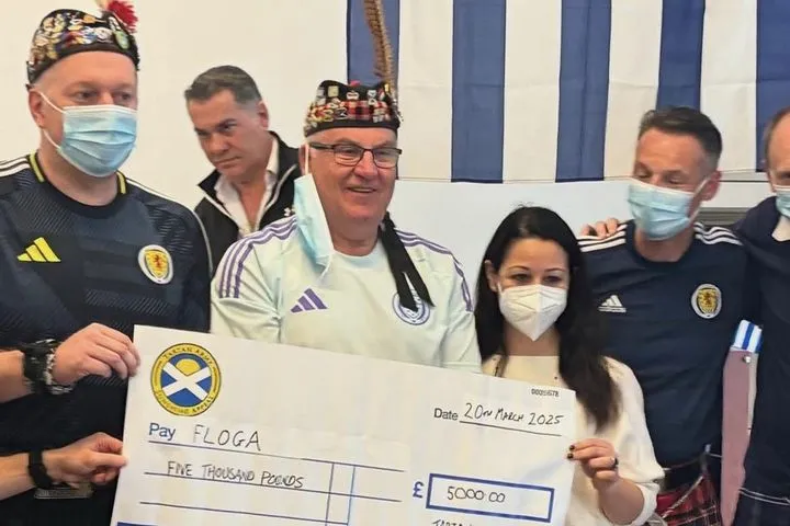 Συγκινητική Δωρεά 6000 ευρώ από οπαδούς της Εθνικής Σκωτίας