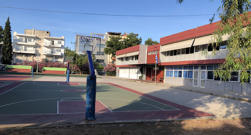 Οι ανοιχτές σχολικές αυλές το καλοκαίρι αντικαθιστούν τις παλιές αλάνες