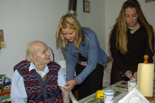 Πρόγραμμα "Βοήθεια στο σπίτι": Εγκύκλιος για παράταση Συμβάσεων