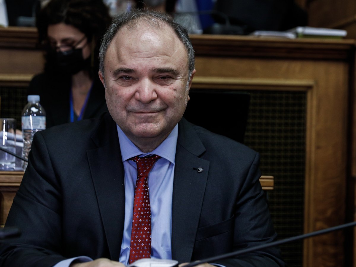 Πρόεδρος ΑΣΕΠ κατά Προέδρου ΠΟΕΔΗΝ: Ντροπή!