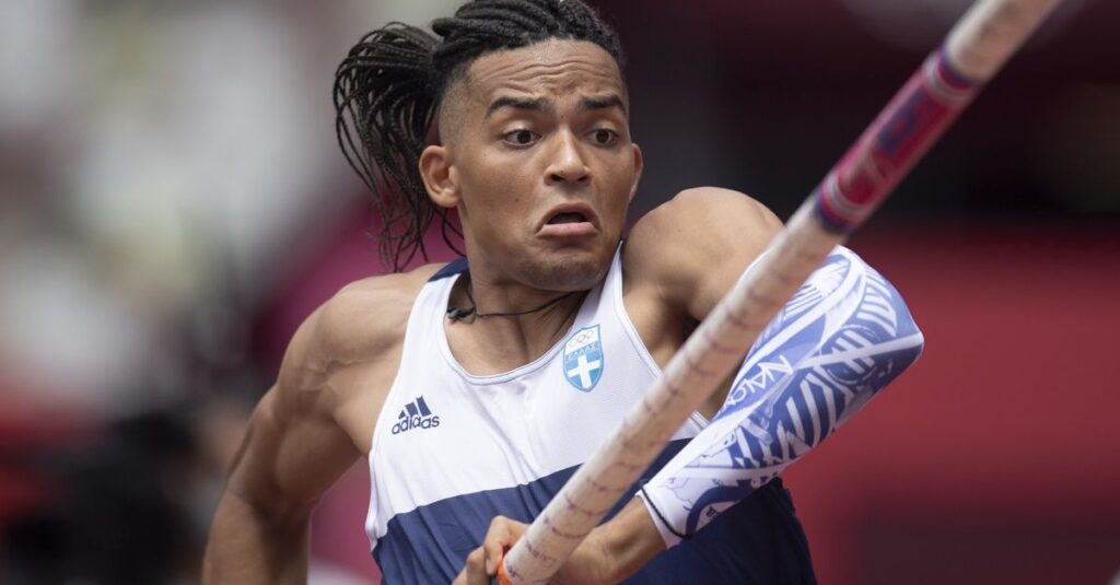 Καραλής: “Έσπασε” το Πανελλήνιο ρεκόρ με άλμα στα 5,92μ.