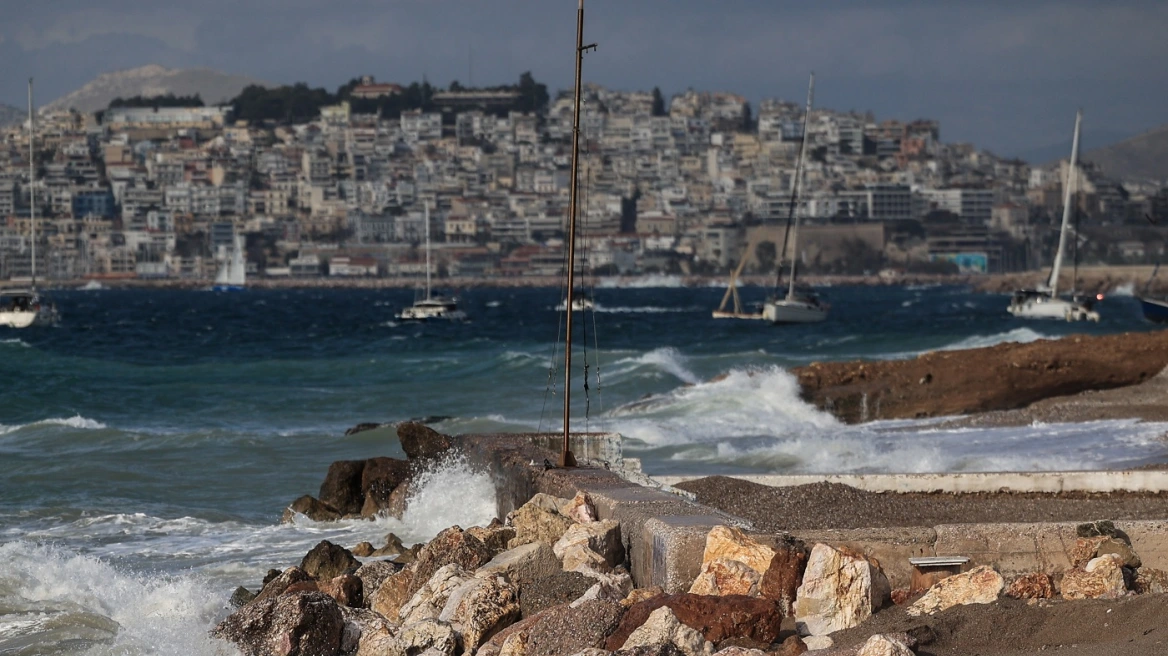 Καιρός: Έρχονται βροχές και πτώση της θερμοκρασίας - Τι λέει ο Κολυδάς για τα πρώτα χιόνια