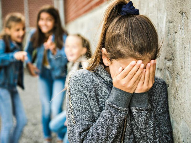 Απίστευτο περιστατικό bullying στο Κορωπί: «7χρονη πήγε να στραγγαλίσει συμμαθήτριά της»