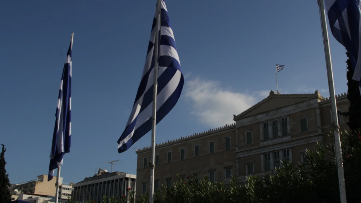 Παρέλαση με λιακάδα και 26 βαθμούς - Πότε σπάει ο αντικυκλώνας και έρχονται βροχές