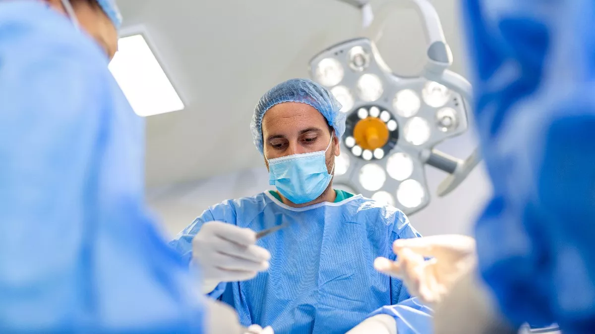 Ξεκινούν σήμερα τα δωρεάν απογευματινά χειρουργεία – Πού κάνουν πρεμιέρα τα περισσότερα