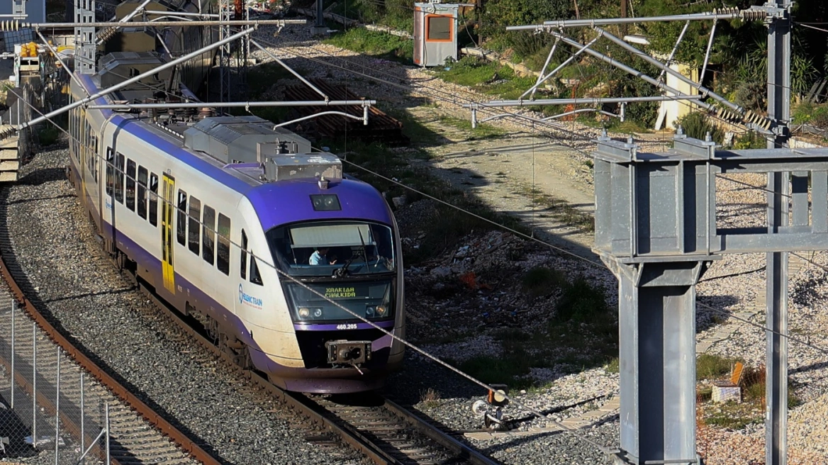 Η τηλεδιοίκηση πρόλαβε συρμό του Προαστιακού που πήγε να μπει από λάθος σε γραμμή του Μετρό στην Δουκίσσης Πλακεντίας