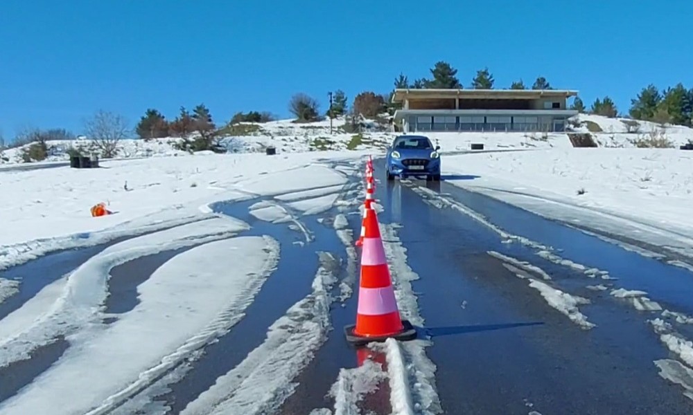 230209210907_ford_Puma_iaveris_park_snow.jpg