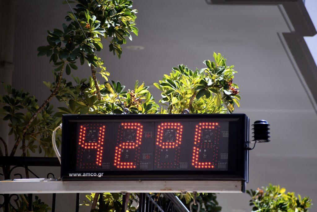 Καιρός: Στα ύψη ο υδράργυρος και σήμερα– Ποιες περιοχές θα «ψηθούν»