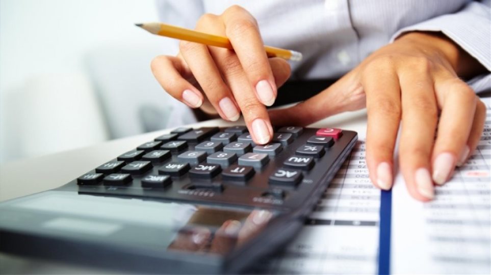 Φορολογικές δηλώσεις: Επιπλέον φόροι στα αναδρομικά μισθών και συντάξεων