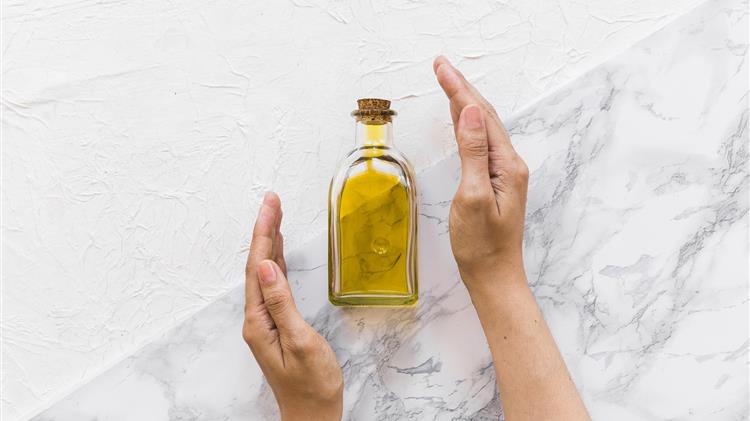 Ελαιόλαδο: Υποχωρεί η τιμή πώλησης για τους παραγωγούς