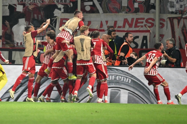 Ολυμπιακός: Σήκωσε το Conference League και έγραψε ιστορία