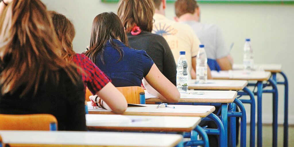 Πότε κλείνουν τα σχολεία – Το χρονοδιάγραμμα για τις Πανελλαδικές εξετάσεις