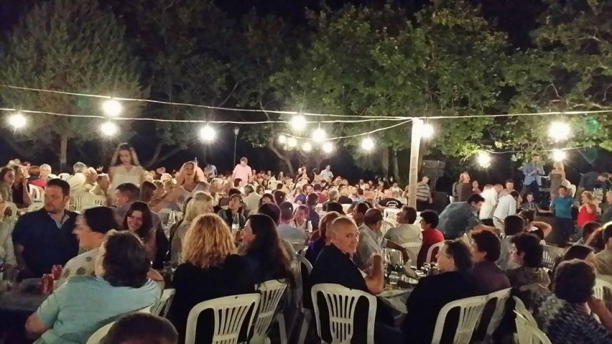 Ξεκινούν πανηγύρια, κινηματογράφοι, λούνα πάρκ -Αλλαγές σε λιανεμπόριο &amp; πρώτα προνόμια σε εμβολιασμένους