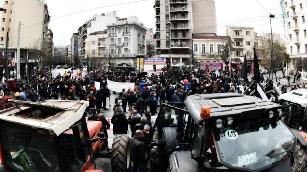 Αγρότες: Συνάντηση με αντιπροσωπεία παραγωγών στο ΥπΑΑΤ μετά από το συλλαλητήριο στην πλατεία Βάθης